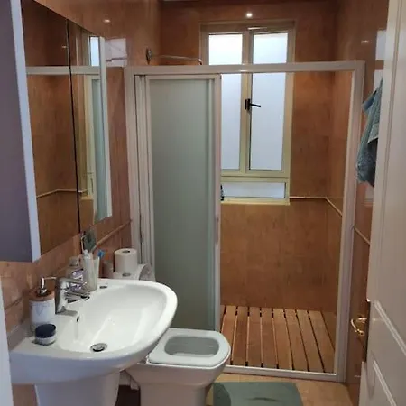 Apartament Spacious Flat With Private Terrace In